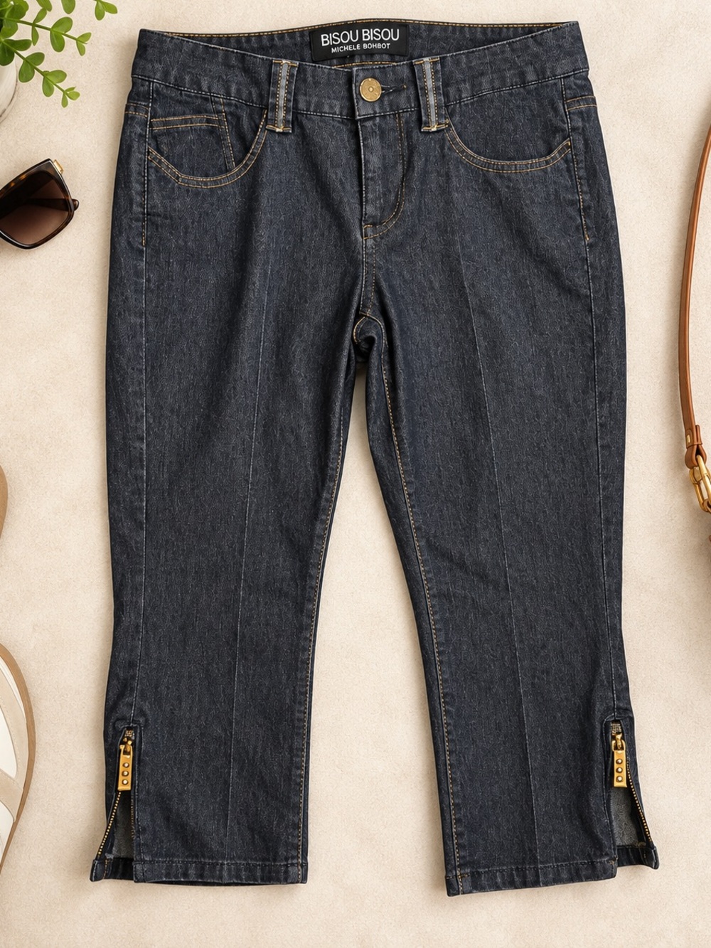 Bisou Bisou Michele Bohbot Dark Wash Denim Capri Jeans Gold Zip Hem